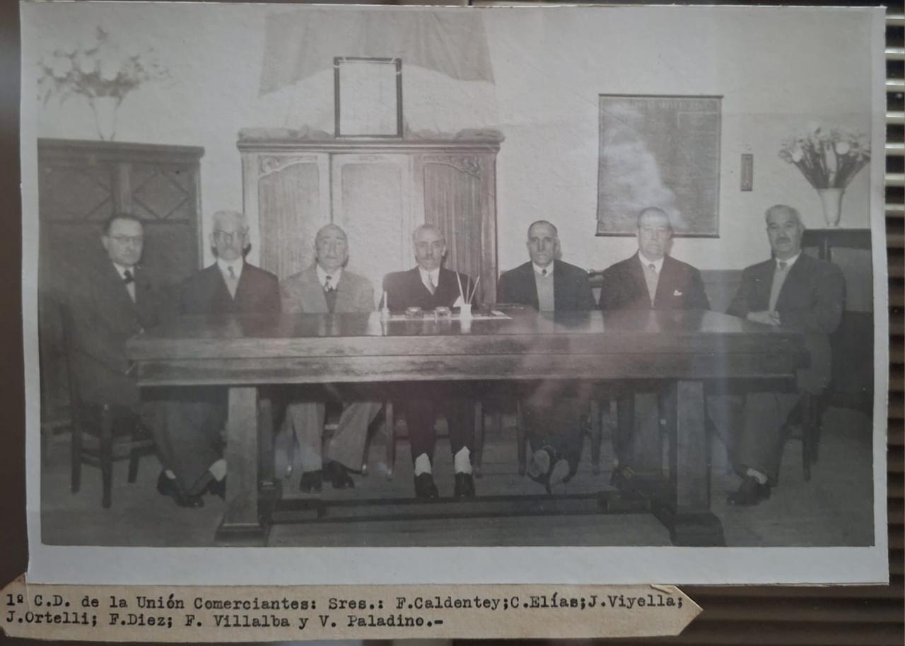 1° Comisión Directiva de la Unión Comerciantes: Sres. F. Caldentey, C. Elías, J. Viyella, J. Ortelli, F. Diez, F. Villalba y V. Paladino